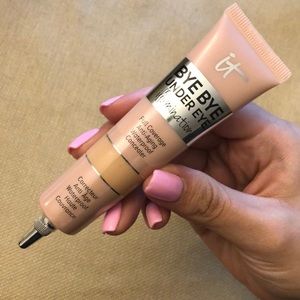 Bye bye under eye illumination concealer